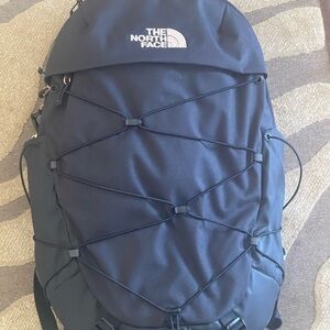 NWOT The North Face Black/Rose Gold Borealis Backpack